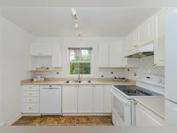105-606 Goldstream Avenue, Langford, BC, V9B 2W8 - 4