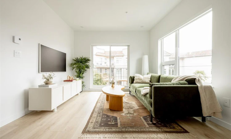 205-1075 Tillicum Road