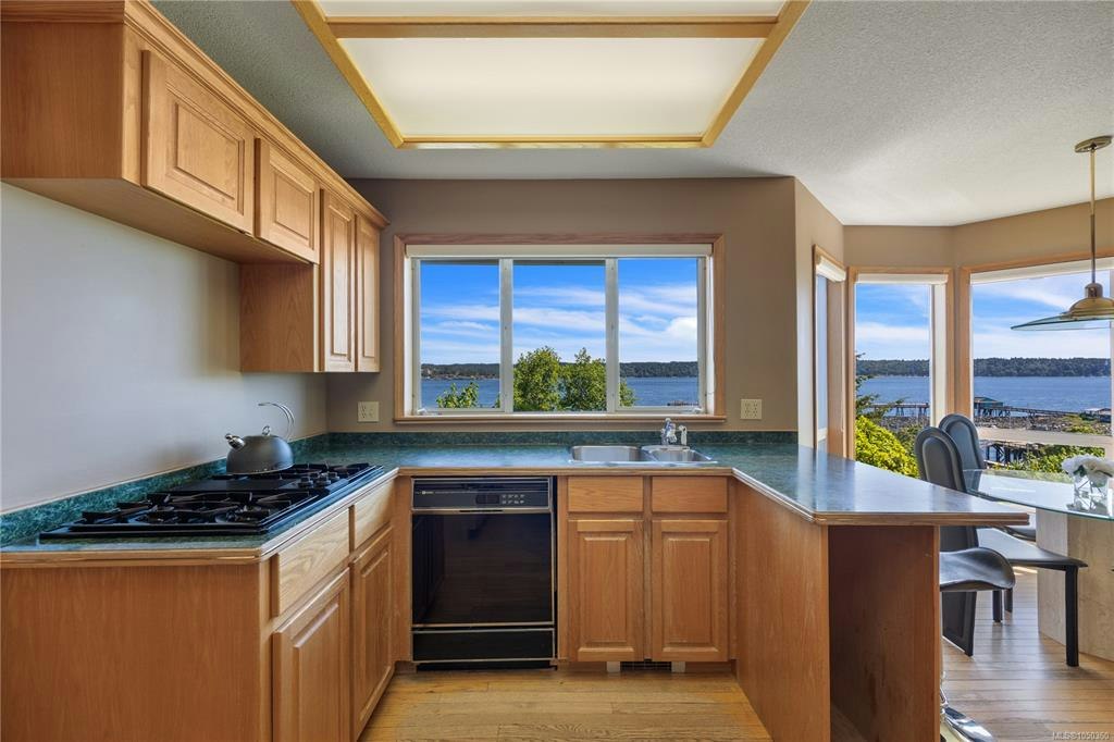 725 Thulin Street, Campbell River, BC, V9W 2L4 - 6