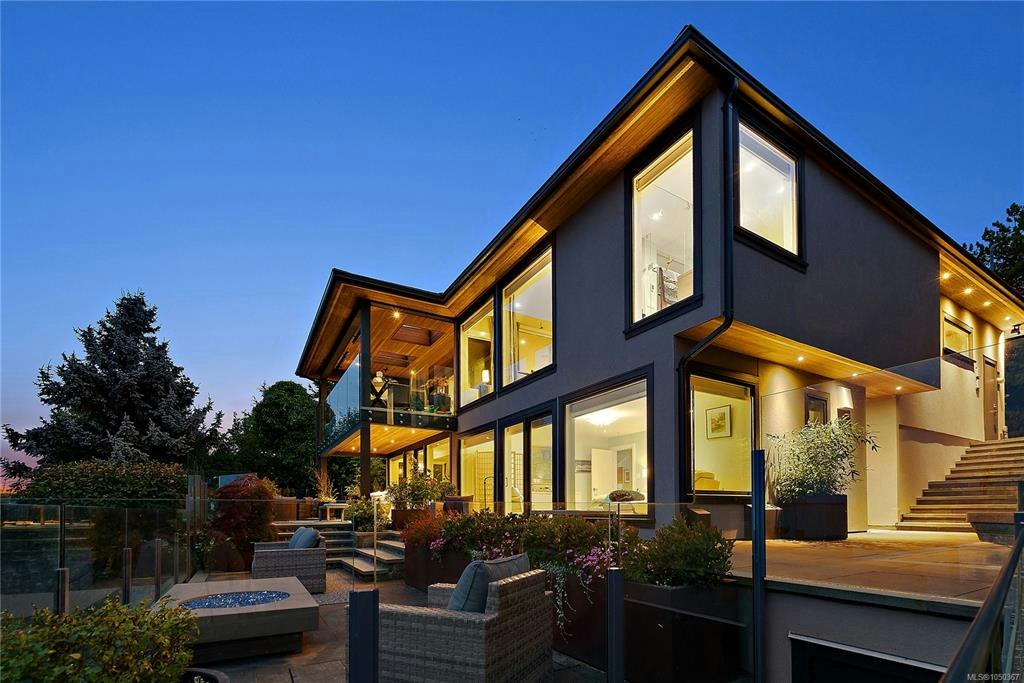 2920 Mt. Baker View Road, Saanich, BC, V8N 1Z5 - 44