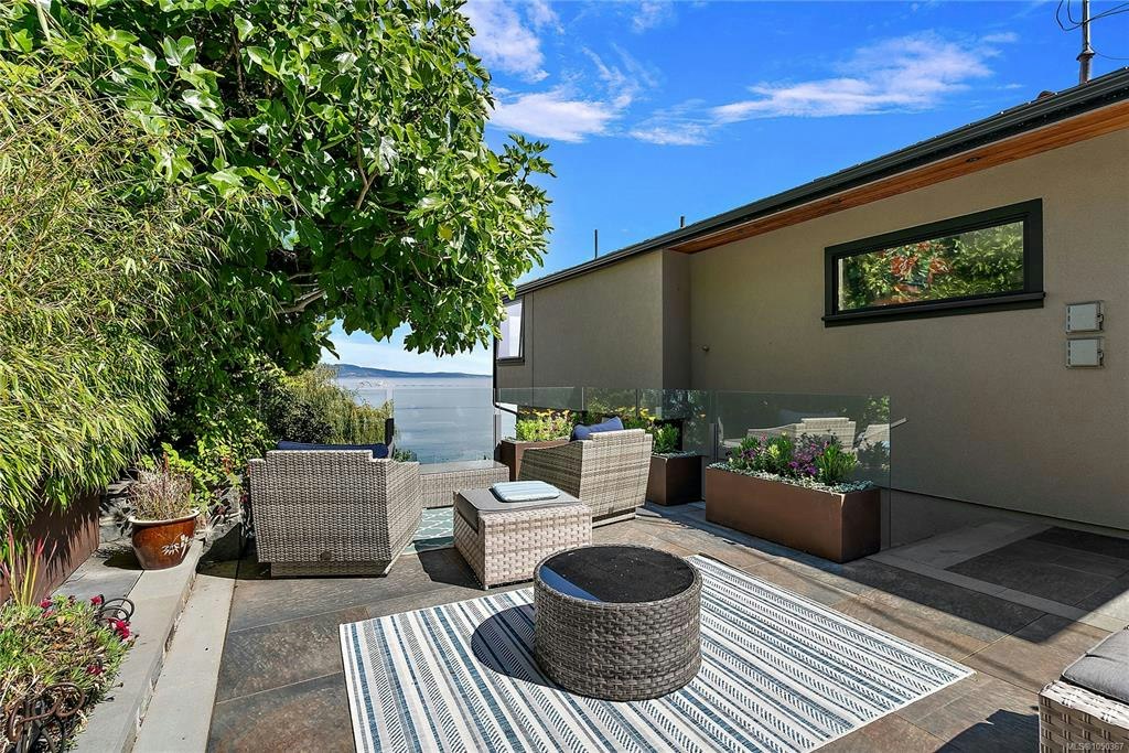 2920 Mt. Baker View Road, Saanich, BC, V8N 1Z5 - 47