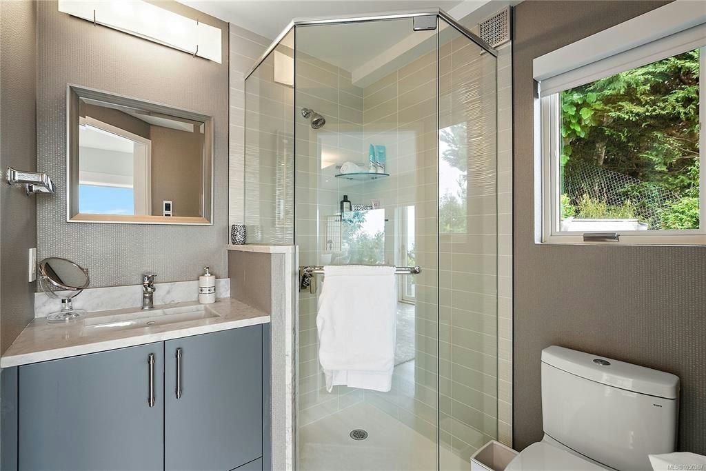 2920 Mt. Baker View Road, Saanich, BC, V8N 1Z5 - 36