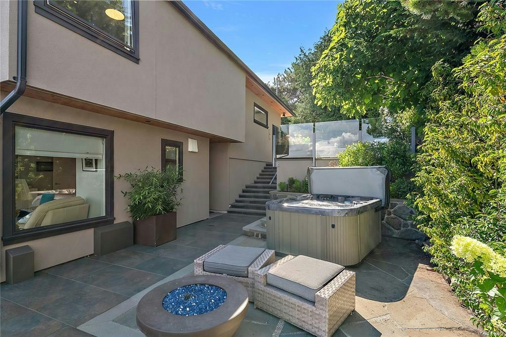 2920 Mt. Baker View Road, Saanich, BC, V8N 1Z5 - 55