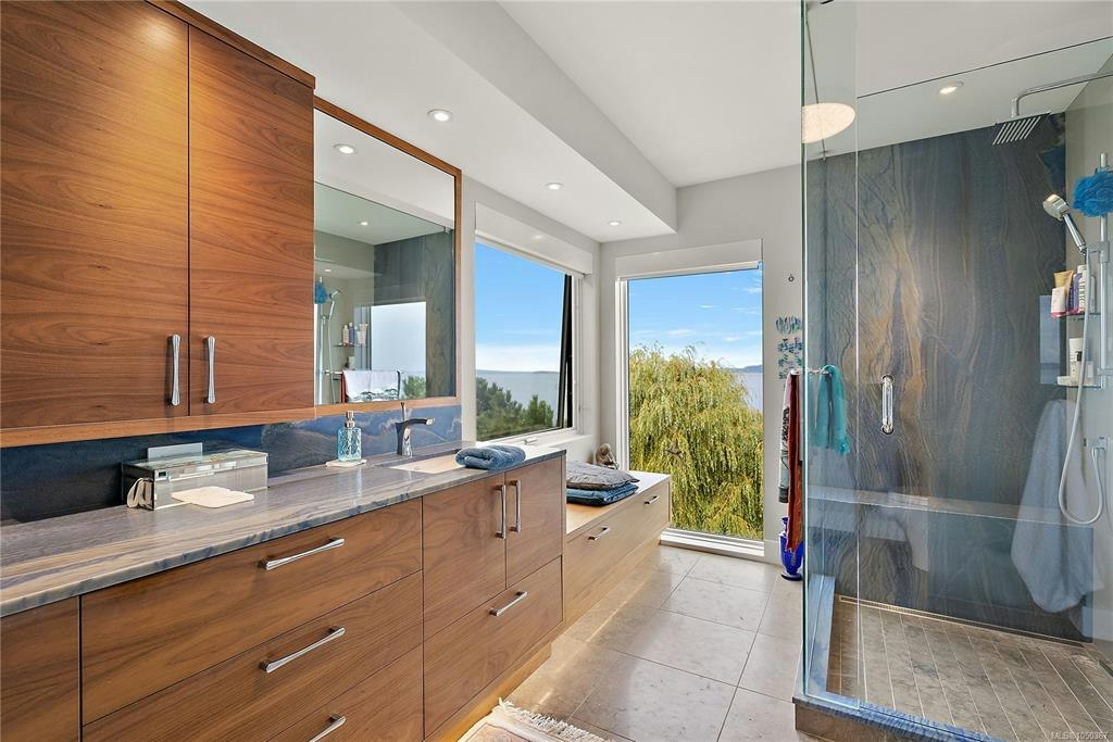 2920 Mt. Baker View Road, Saanich, BC, V8N 1Z5 - 28