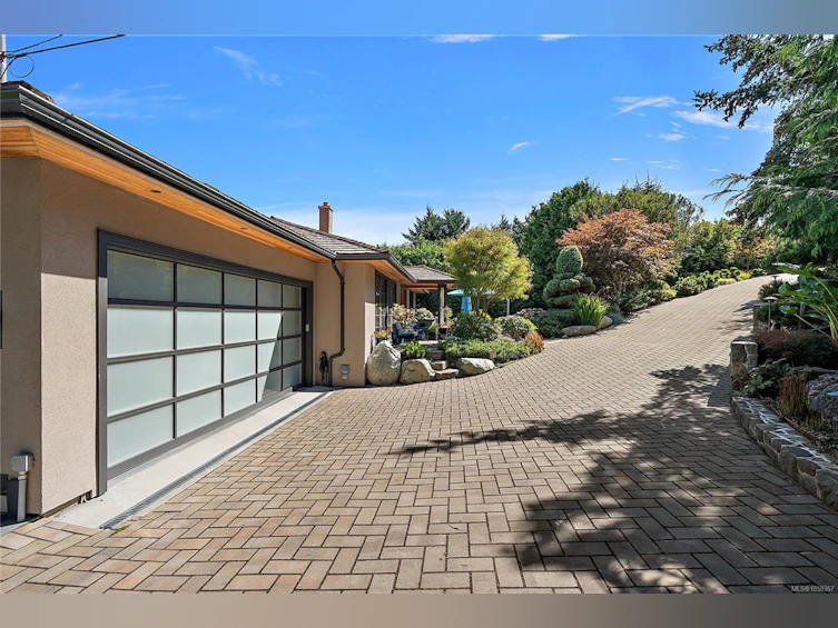 2920 Mt. Baker View Road, Saanich, BC, V8N 1Z5 - 53