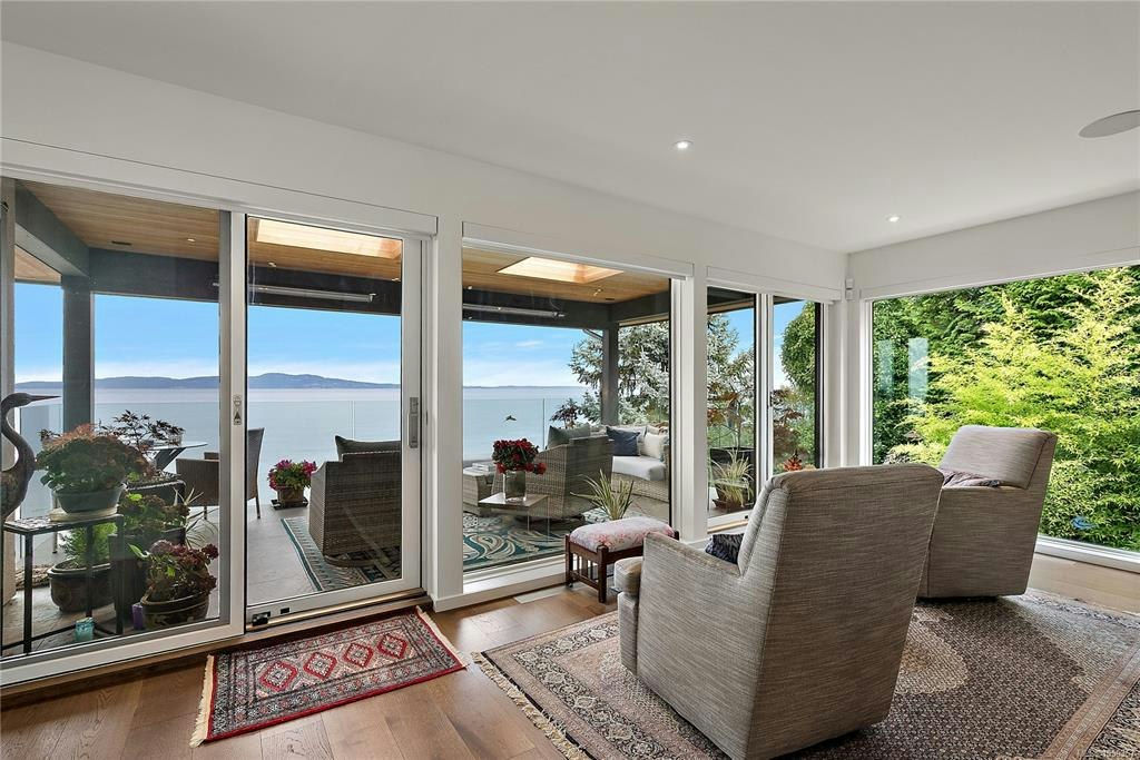 2920 Mt. Baker View Road, Saanich, BC, V8N 1Z5 - 21