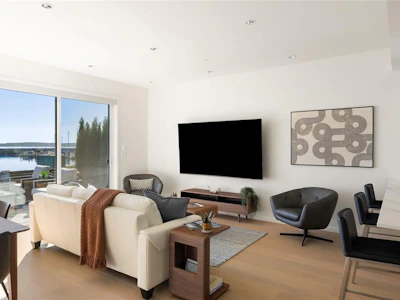 1-2525 Rothesay Avenue - 4