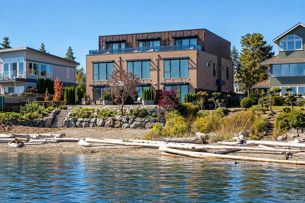 1-2525 Rothesay Avenue, Sidney, BC, V8L 2B9