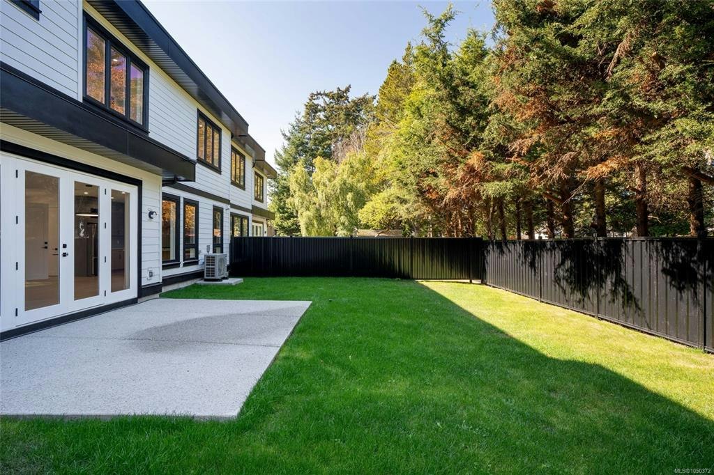 2294 Gail Place, Sidney, BC, V8L 2S2 - 10
