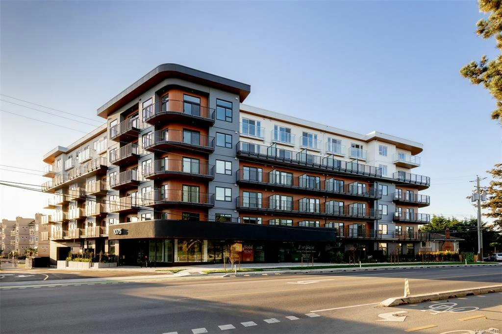 206-1075 Tillicum Road, Esquimalt, BC, V9A 2A4