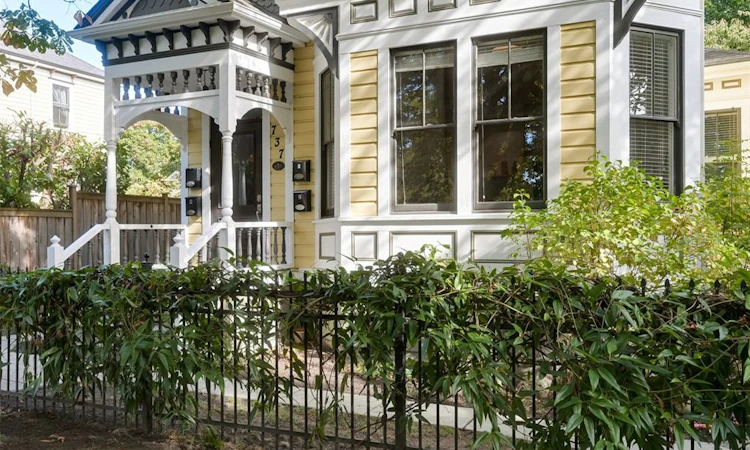 737 Vancouver Street