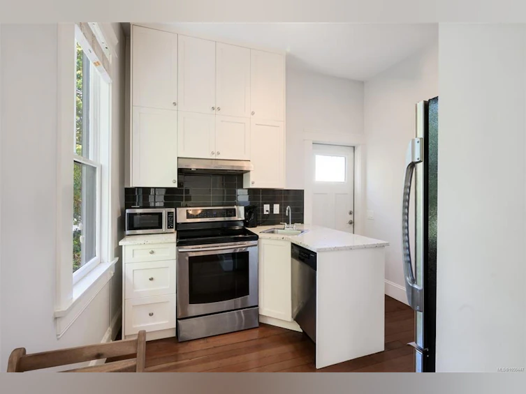737 Vancouver Street, Victoria, BC, V8V 3V4 - 40