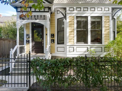 737 Vancouver Street - 4