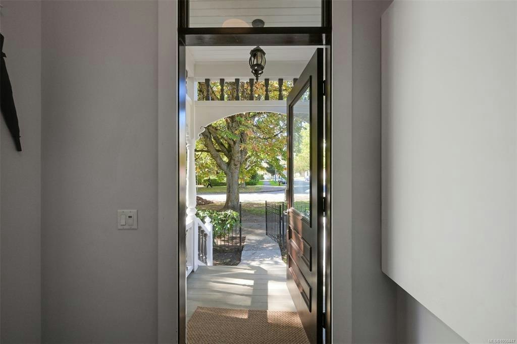 737 Vancouver Street, Victoria, BC, V8V 3V4 - 9