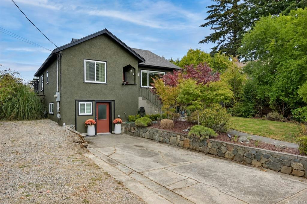 1000 Tattersall Drive, Saanich, BC, V8X 2X2