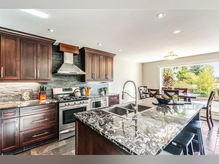 2466 Summerset Road, Nanoose, BC, V9P 9E4 - 4