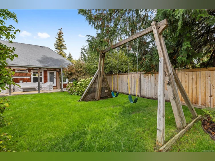 647 Temple Street, Parksville, BC, V9P 1B4 - 57