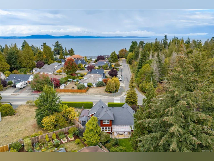 647 Temple Street, Parksville, BC, V9P 1B4 - 90