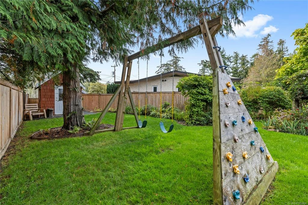 647 Temple Street, Parksville, BC, V9P 1B4 - 54