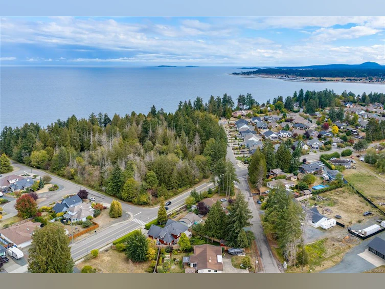 647 Temple Street, Parksville, BC, V9P 1B4 - 86