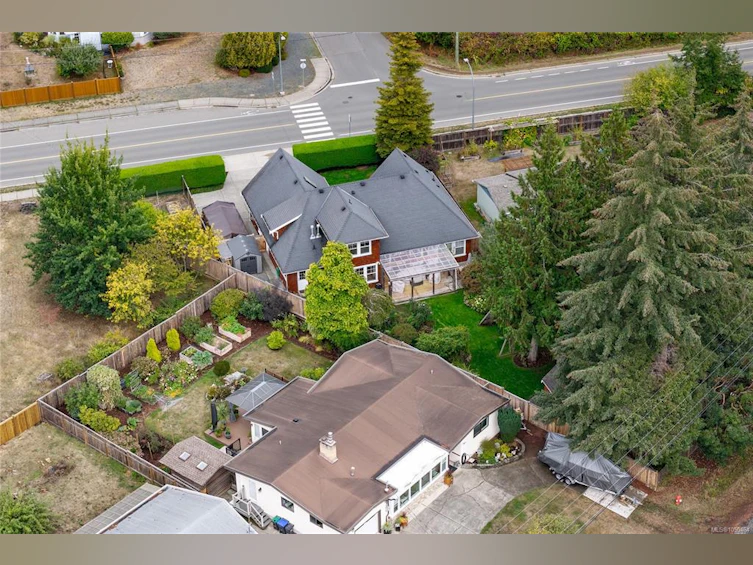 647 Temple Street, Parksville, BC, V9P 1B4 - 89