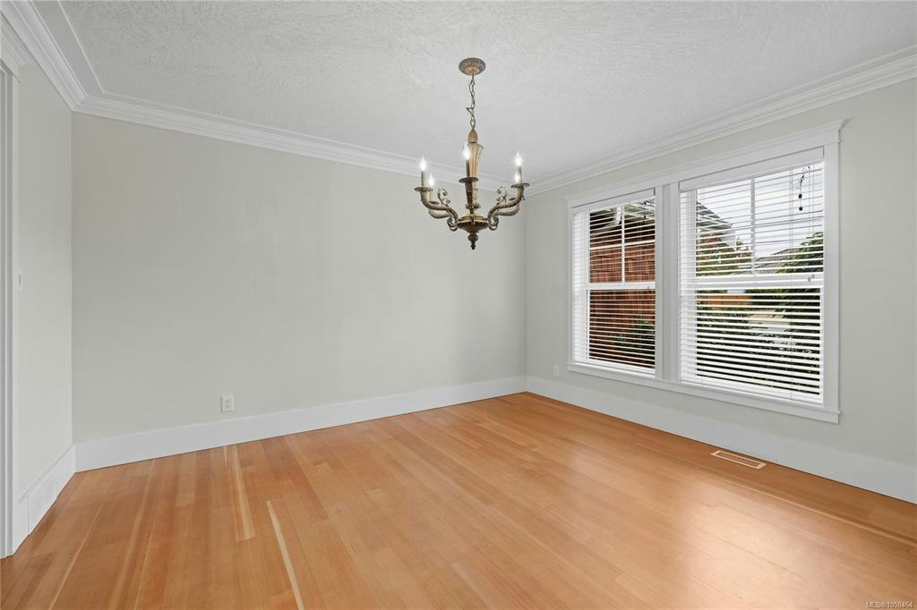 647 Temple Street, Parksville, BC, V9P 1B4 - 7