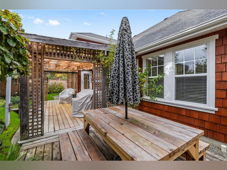 647 Temple Street, Parksville, BC, V9P 1B4 - 53