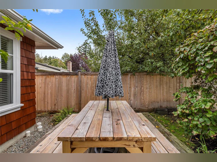 647 Temple Street, Parksville, BC, V9P 1B4 - 52
