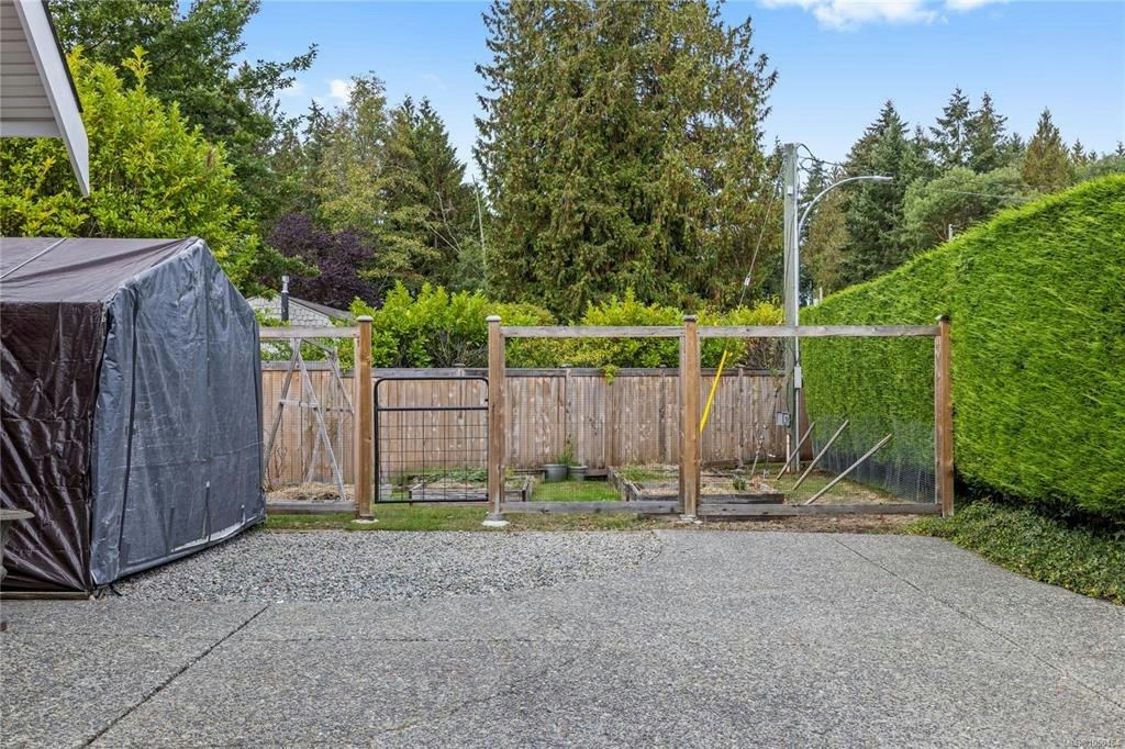 647 Temple Street, Parksville, BC, V9P 1B4 - 63