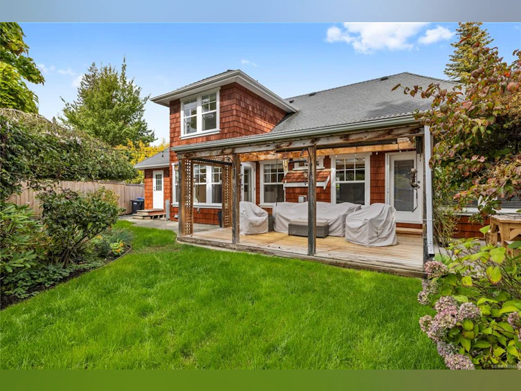647 Temple Street, Parksville, BC, V9P 1B4 - 46