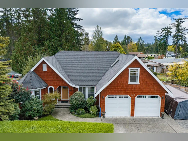 647 Temple Street, Parksville, BC, V9P 1B4