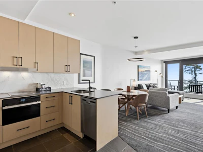 315-596 Marine Drive - 3