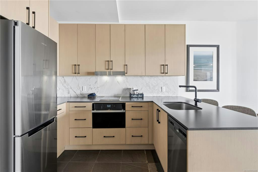 315-596 Marine Drive - 4