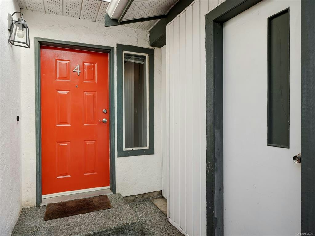 4-9923 Seventh Street, Sidney, BC, V8L 2V8