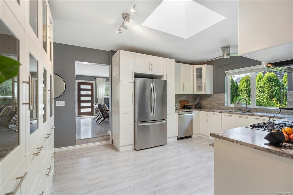 3054 Millgrove Street, Saanich, BC, V9A 1X5 - 8