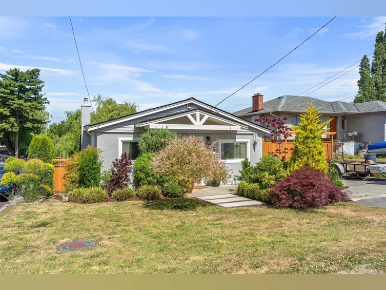 3054 Millgrove Street, Saanich, BC, V9A 1X5 - 31