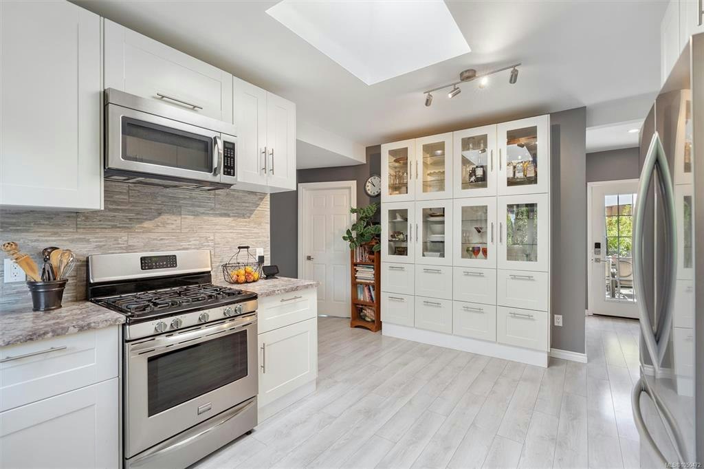 3054 Millgrove Street, Saanich, BC, V9A 1X5 - 7