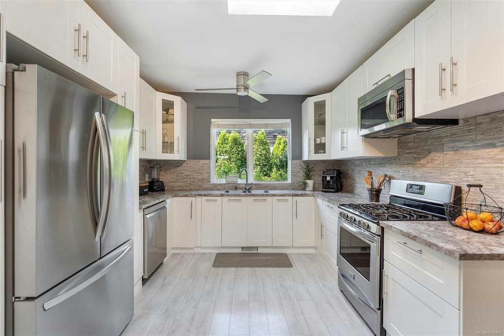 3054 Millgrove Street, Saanich, BC, V9A 1X5 - 6