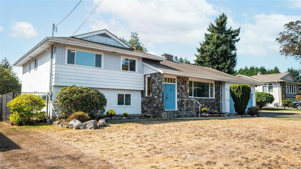 1857 Hillcrest Avenue, Saanich, BC, V8N 2R7