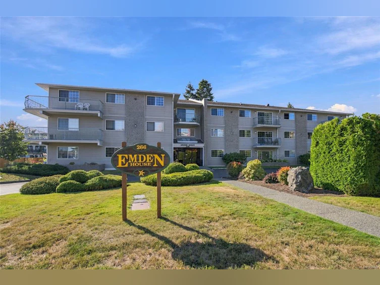 304-266 Hirst Avenue, Parksville, BC, V9P 2K9
