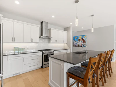 711 Salal Street - 4
