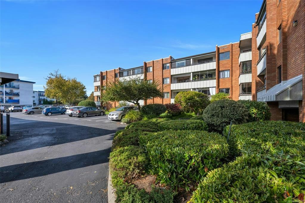 310-853 Selkirk Avenue, Esquimalt, BC, V9A 2T7