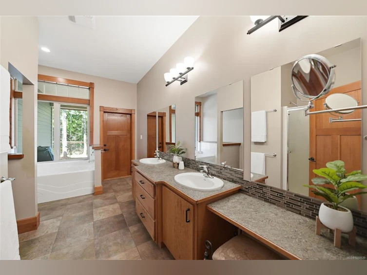 1195 Spider Lake Road, Qualicum Beach, BC, V9K 2L7 - 24