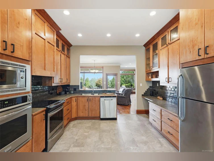 1195 Spider Lake Road, Qualicum Beach, BC, V9K 2L7 - 20