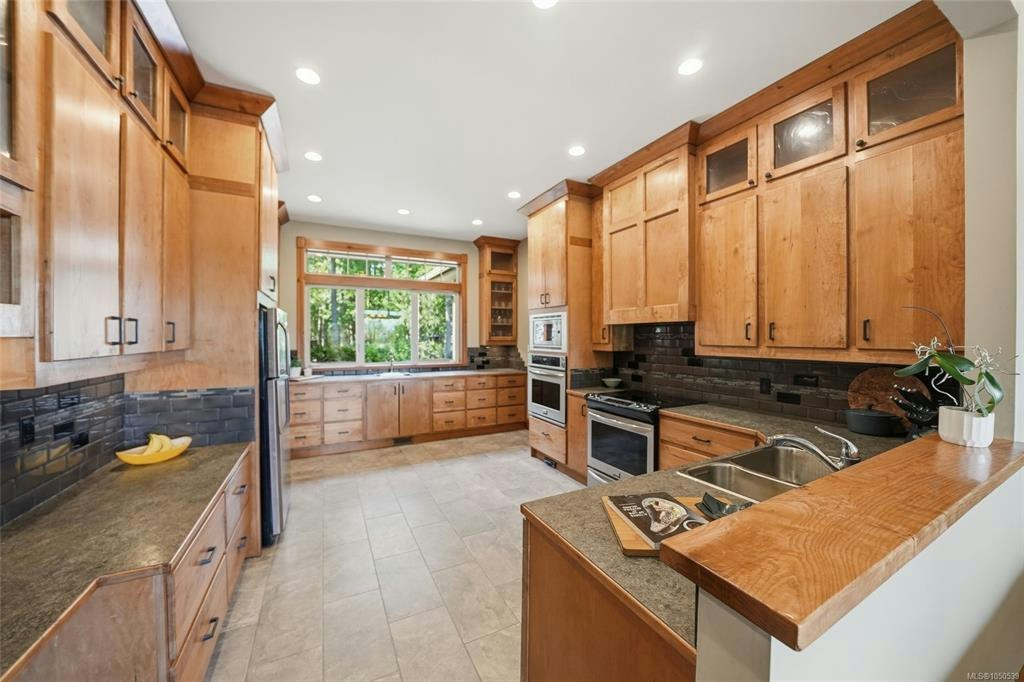 1195 Spider Lake Road, Qualicum Beach, BC, V9K 2L7 - 4