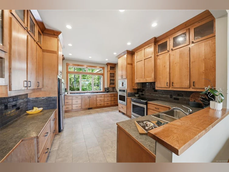 1195 Spider Lake Road, Qualicum Beach, BC, V9K 2L7 - 4