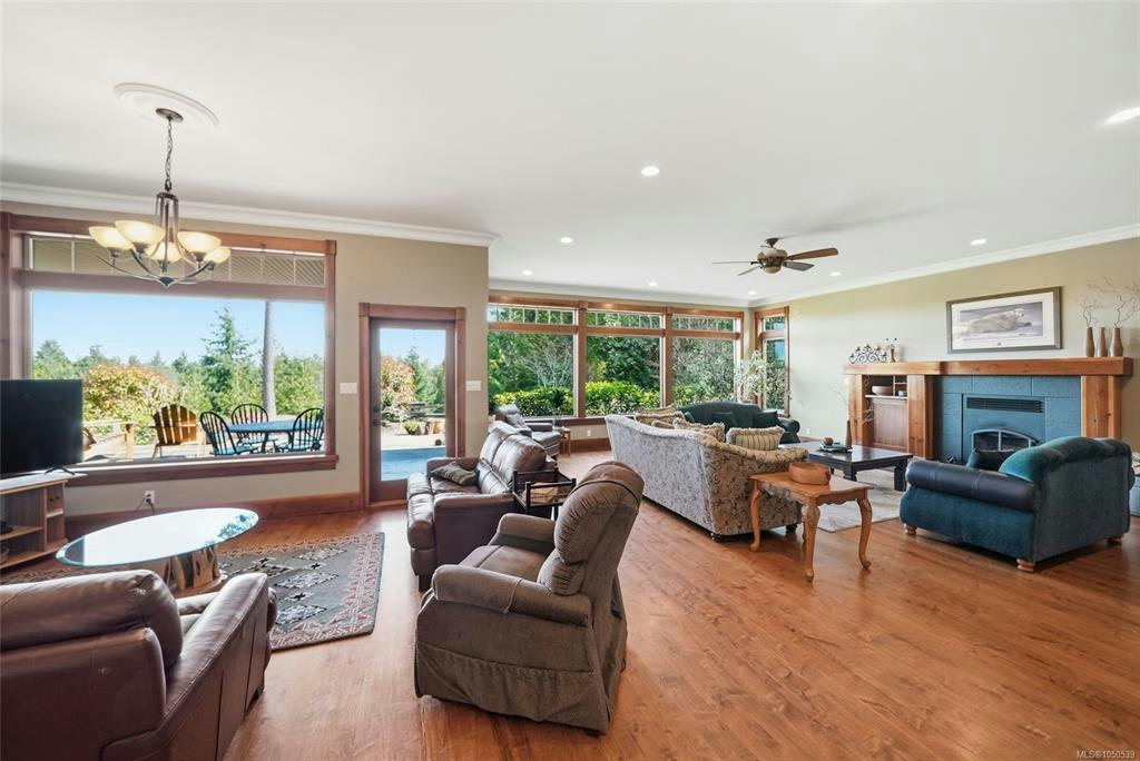 1195 Spider Lake Road, Qualicum Beach, BC, V9K 2L7 - 2