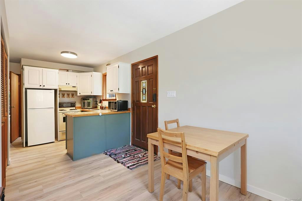 6585 Walker Frontage Road, Union Bay, BC, V0R 1W0 - 27