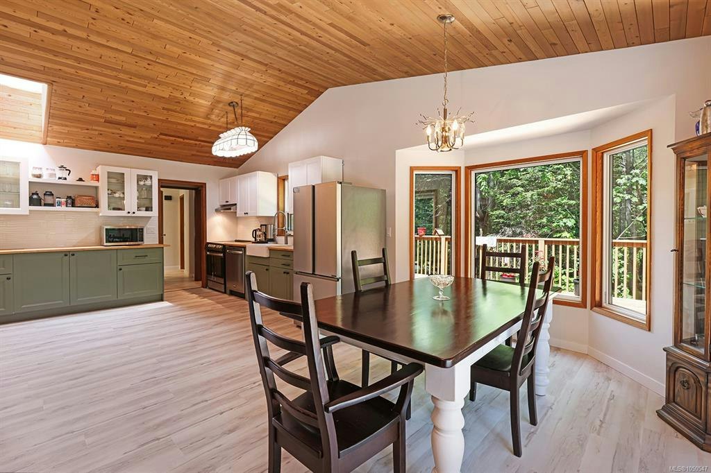6585 Walker Frontage Road, Union Bay, BC, V0R 1W0 - 7