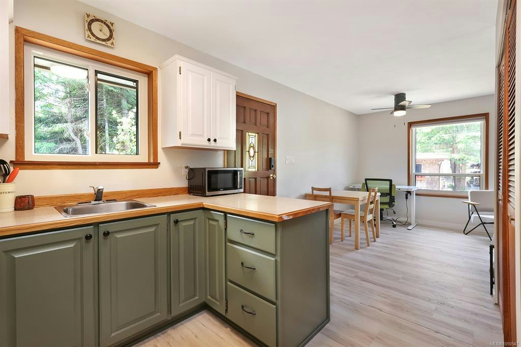 6585 Walker Frontage Road, Union Bay, BC, V0R 1W0 - 26